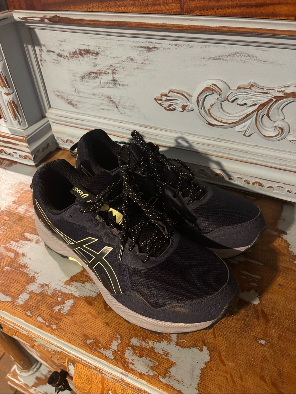 Asics Blue Athletic Shoes with Yellow Accents ortholite gel venture 10
